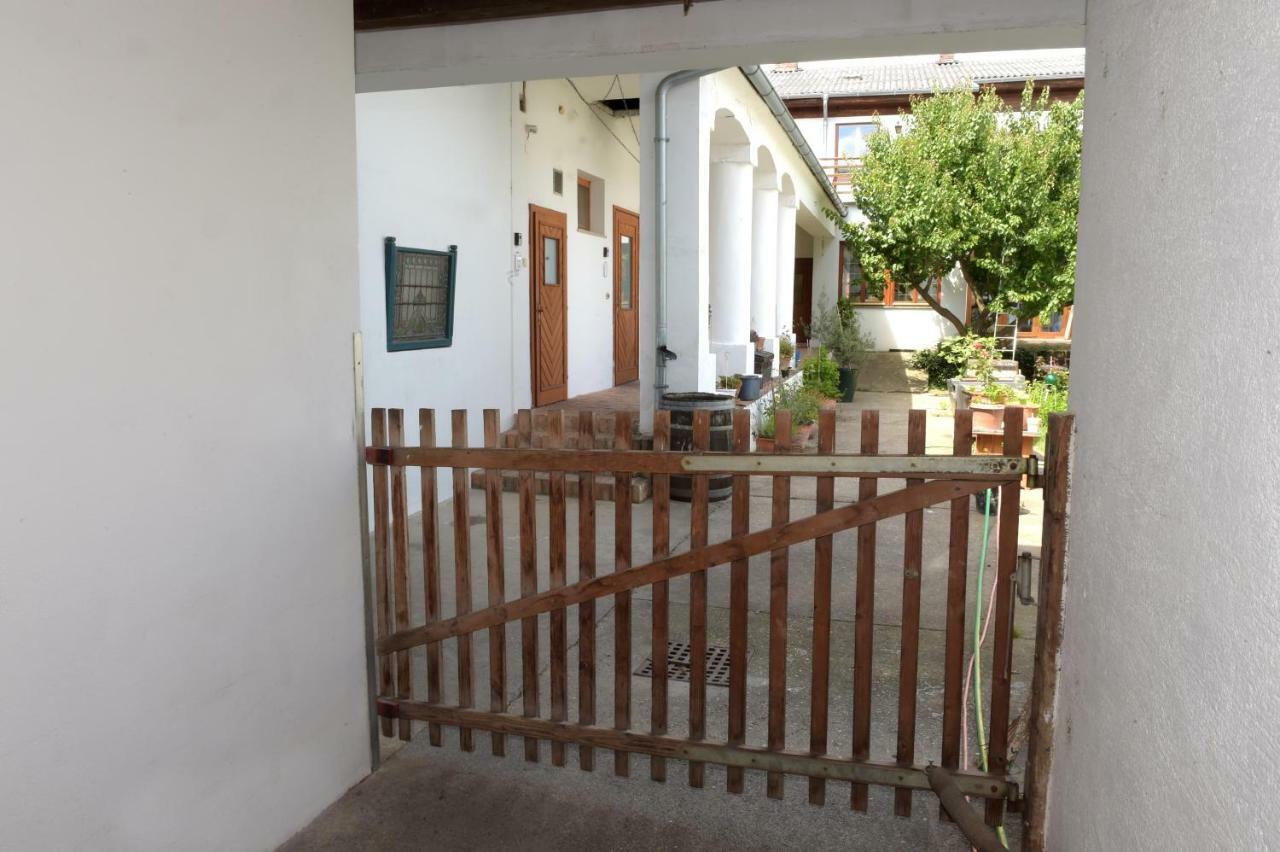 Hotel Weingut Martinshof à Sankt Ulrich  Extérieur photo